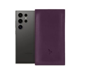 Pochette Galaxy S25 Ultra en cuir myrtille – PM-052-01 Sans personnalisation par la marque La Guêpe La Guêpe - Pochette Galaxy S25 Ultra en cuir myrtille – PM-052-01 Sans personnalisation