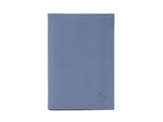 Porte-cartes double bleu de prusse- 120 par la marque La Guêpe La Guêpe - Porte-cartes double bleu de prusse- 120