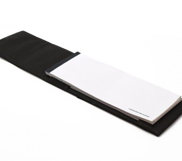 La Guêpe - Petite Maroquinerie - Porte chéquier classique en cuir noir - 9129