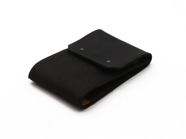 La Guêpe - Petite Maroquinerie - Porte chéquier classique en cuir noir - 9129