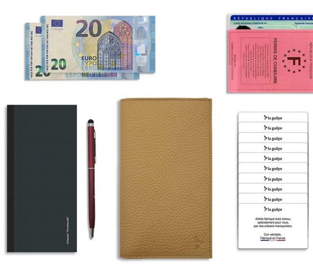 La Guêpe - Petite Maroquinerie - Porte chéquier en cuir grainé beige