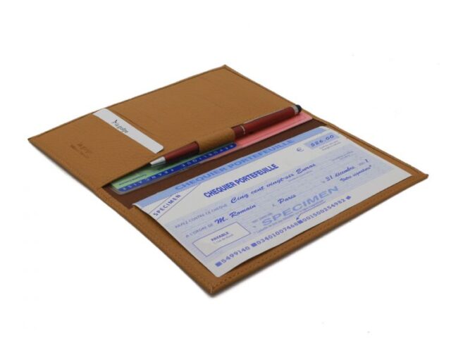 La Guêpe - Petite Maroquinerie - Porte chéquier en cuir grainé beige