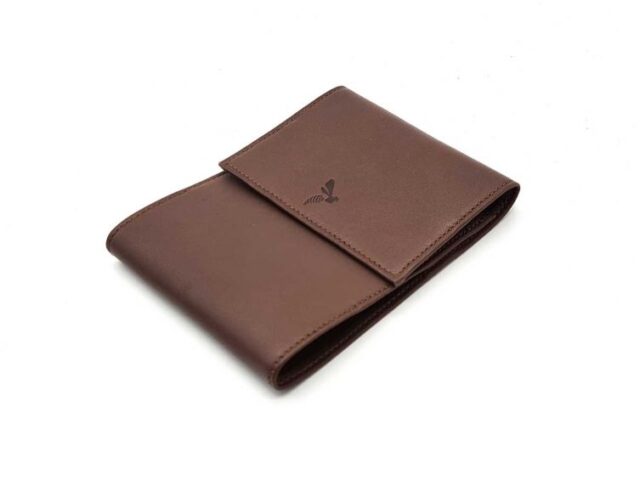 La Guêpe - Petite Maroquinerie - Porte chéquier "Luxe" tout cuir marron - talon latéral - PM-030-01