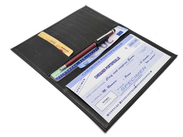 La Guêpe - Petite Maroquinerie - Porte chéquier "Luxe" tout cuir noir