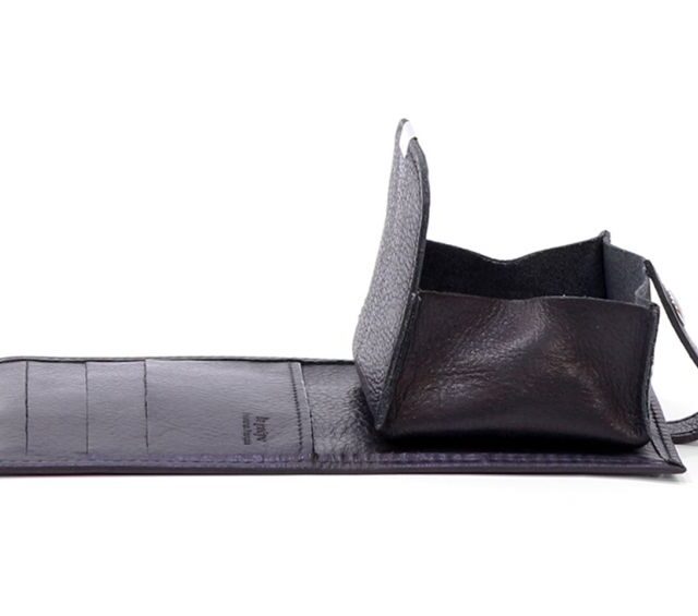 La Guêpe - Petite Maroquinerie - Porte-monnaie carré à rabat cuir noir - 012