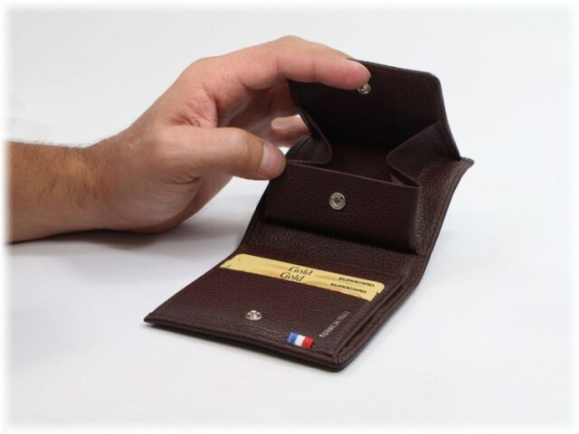 La Guêpe - Petite Maroquinerie - Porte-monnaie carré en cuir marron - 133