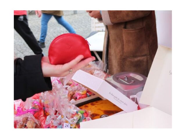 La Guêpe - Petite Maroquinerie - Porte-monnaie demi-lune en cuir rose - 897