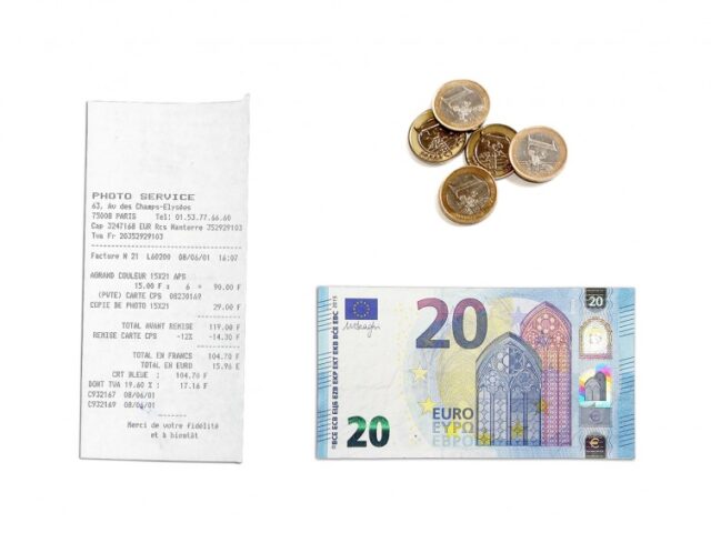 La Guêpe - Petite Maroquinerie - Porte-monnaie "fer à cheval" cuir noir toucher bougie - 702