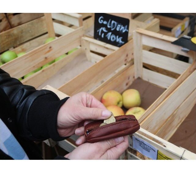 La Guêpe - Petite Maroquinerie - Porte-monnaie "grain de café" en cuir gold - 806