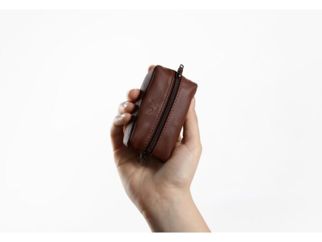 La Guêpe - Petite Maroquinerie - Porte-monnaie grain de café "Luxe" tout cuir marron - PM-035-01