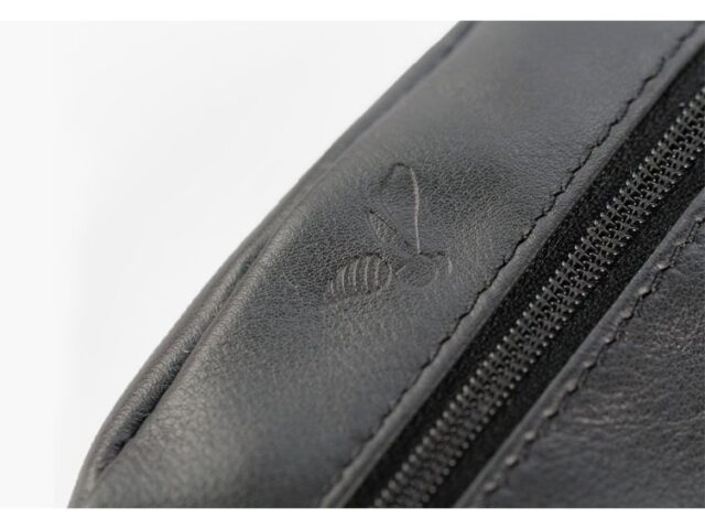 La Guêpe - Petite Maroquinerie - Porte-monnaie grain de café "Luxe" tout cuir noir - PM-035-01