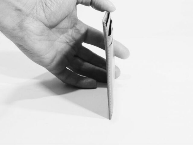 La Guêpe - Petite Maroquinerie - Porte papier auto compact "Luxe"  tout cuir marron - PM-003-01