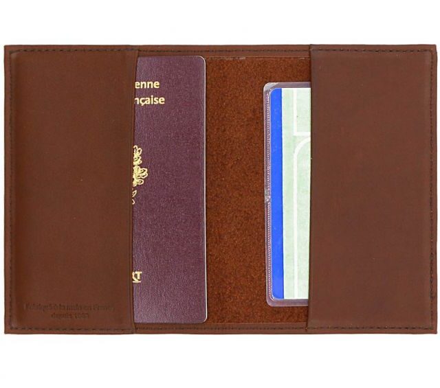 La Guêpe - Petite Maroquinerie - Porte passeport en cuir fauve - B41
