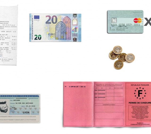 La Guêpe - Petite Maroquinerie - Portefeuille chaînette en cuir noir - 336