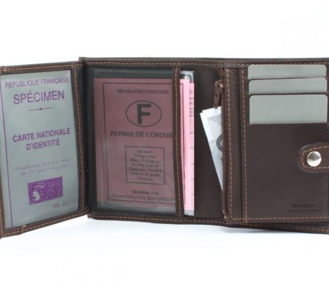 La Guêpe - Petite Maroquinerie - Portefeuille cuir marron à patte - 139