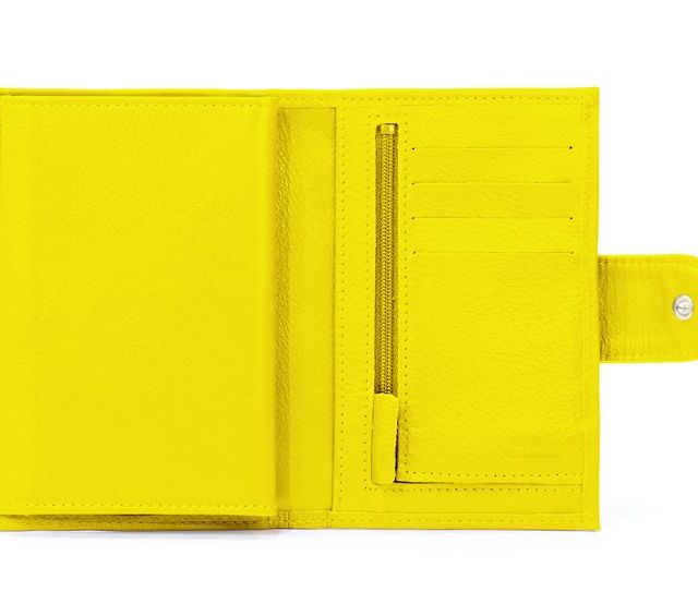 La Guêpe - Petite Maroquinerie - Portefeuille en cuir avec patte de fermeture - jaune - 320