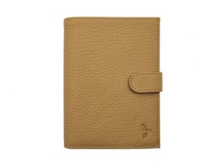 La Guêpe - Portefeuille en cuir grainé beige avec patte  15 cm 4 volets  PM-020-05