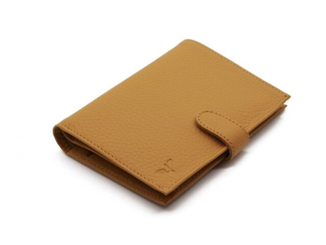 La Guêpe - Petite Maroquinerie - Portefeuille en cuir grainé beige avec patte - 15 cm 4 volets - PM-020-05