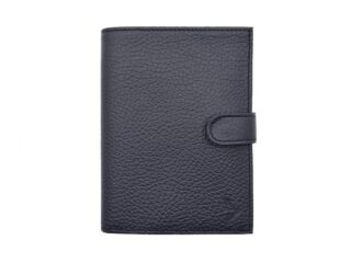 Portefeuille en cuir grainé bleu marine avec patte – 15 cm 4 volets – PM-020-05 par la marque La Guêpe La Guêpe - Portefeuille en cuir grainé bleu marine avec patte – 15 cm 4 volets – PM-020-05