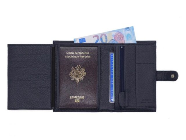 La Guêpe - Petite Maroquinerie - Portefeuille en cuir grainé bleu marine avec patte - 15 cm 4 volets - PM-020-05