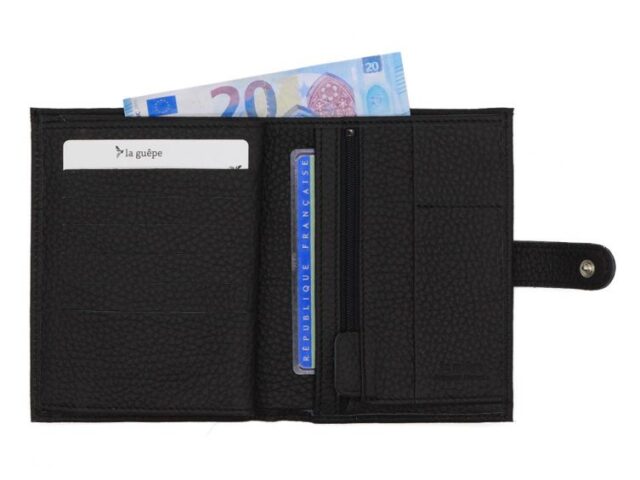 La Guêpe - Petite Maroquinerie - Portefeuille en cuir grainé noir avec patte - 15 cm 4 volets - PM-020-05