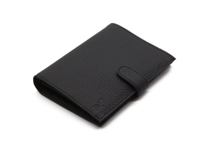 La Guêpe - Petite Maroquinerie - Portefeuille en cuir grainé noir avec patte - 15 cm 4 volets - PM-020-05