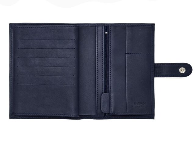 La Guêpe - Petite Maroquinerie - Portefeuille "Luxe" en cuir bleu avec patte - 15 cm 4 volets - PM-020-01