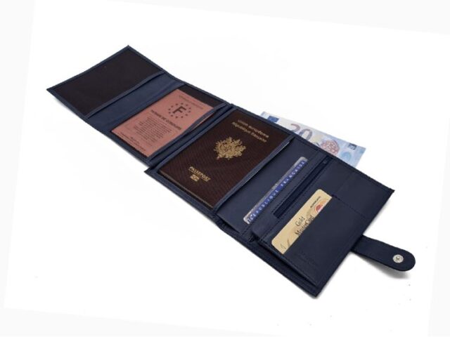 La Guêpe - Petite Maroquinerie - Portefeuille "Luxe" en cuir bleu avec patte - 15 cm 4 volets - PM-020-01