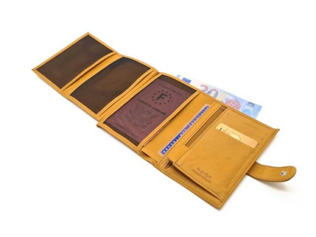 La Guêpe - Petite Maroquinerie - Portefeuille "Luxe" en cuir gold fermeture patte - 13 cm 4 volets - PM-016-01