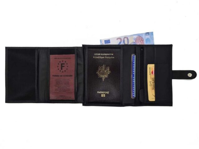 La Guêpe - Petite Maroquinerie - Portefeuille "Luxe" en cuir noir avec patte - 15 cm 4 volets - PM-020-01