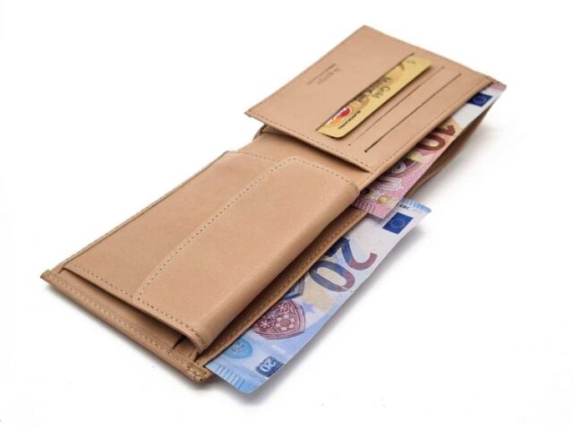 La Guêpe - Petite Maroquinerie - Portefeuille "Luxe" en cuir nude - 12 cm 3 volets à l'italienne - PM-015-01