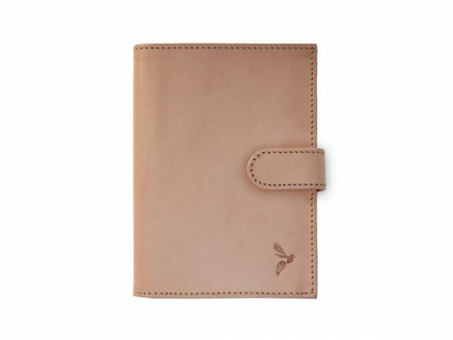 La Guêpe - Petite Maroquinerie - Portefeuille "Luxe" en cuir nude fermeture patte - 13 cm 4 volets - PM-016-01