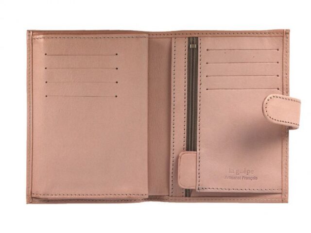 La Guêpe - Petite Maroquinerie - Portefeuille "Luxe" en cuir nude fermeture patte - 13 cm 4 volets - PM-016-01