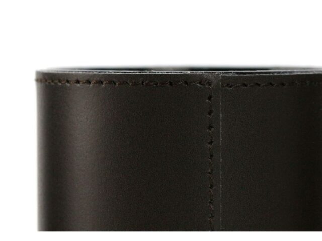 Lavoisier Maroquinier - Pot à crayons en cuir marron foncé