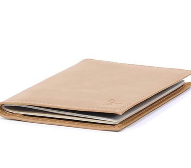 La Guêpe - Petite Maroquinerie - Protège passeport en cuir - caramel - 421