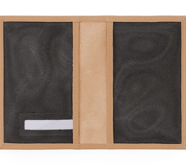 La Guêpe - Petite Maroquinerie - Protège passeport en cuir - caramel - 421