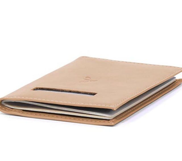 La Guêpe - Petite Maroquinerie - Protège passeport en cuir - caramel - 421