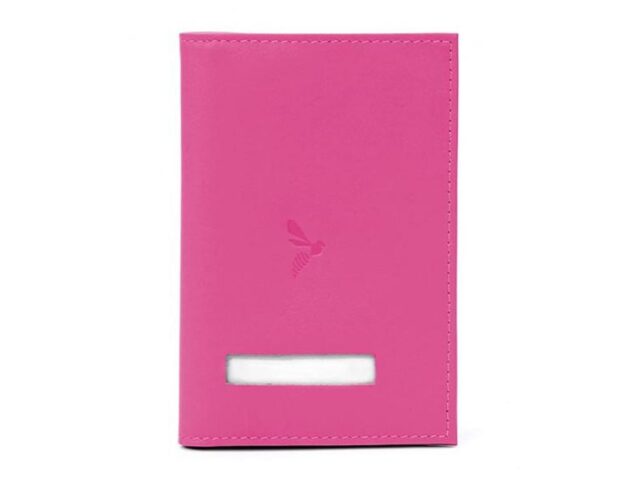 La Guêpe - Petite Maroquinerie - Protège passeport en cuir - fuchsia - 421