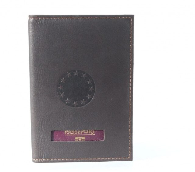 La Guêpe - Petite Maroquinerie - Protège passeport en cuir marron - 421