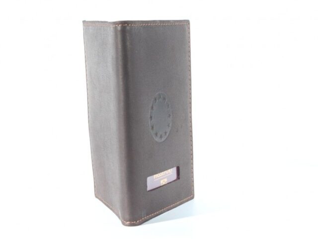 La Guêpe - Petite Maroquinerie - Protège passeport en cuir marron - 421