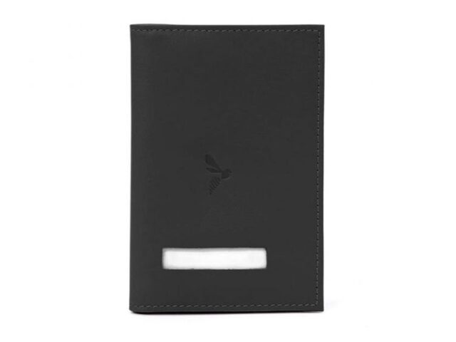 La Guêpe - Petite Maroquinerie - Protège passeport en cuir - noir - 421