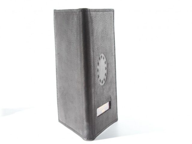 La Guêpe - Petite Maroquinerie - Protège passeport en cuir noir - 421