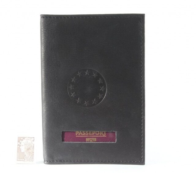 La Guêpe - Petite Maroquinerie - Protège passeport en cuir noir - 421