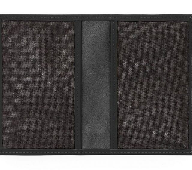 La Guêpe - Petite Maroquinerie - Protège passeport en cuir - noir - 421