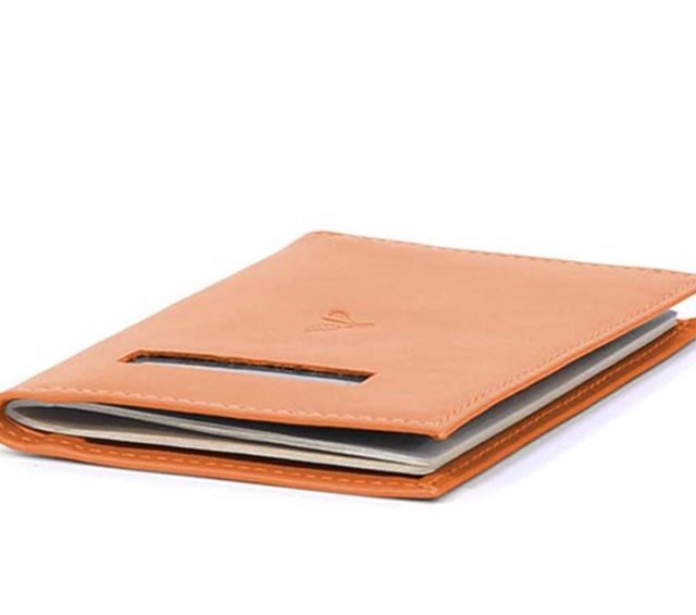 La Guêpe - Petite Maroquinerie - Protège passeport en cuir - orange - 421
