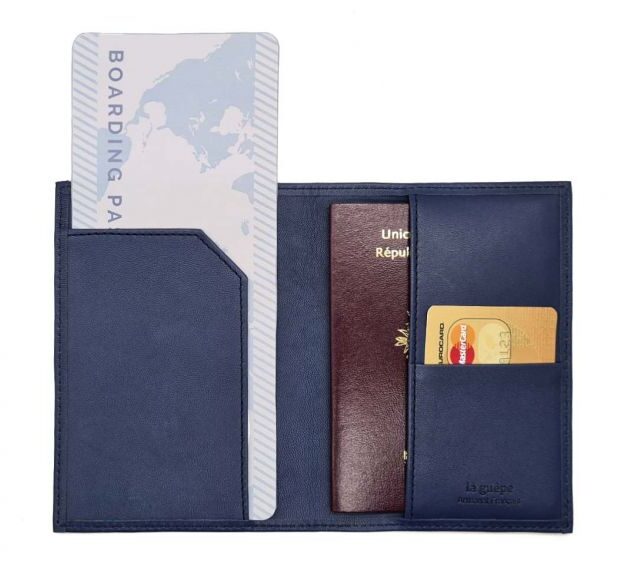 La Guêpe - Petite Maroquinerie - Protège passeport "Luxe" en cuir bleu - avec porte billet avion - PM-033-01