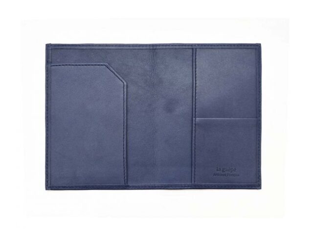 La Guêpe - Petite Maroquinerie - Protège passeport "Luxe" en cuir bleu - avec porte billet avion - PM-033-01