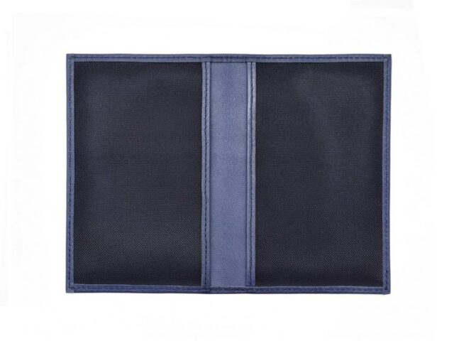 La Guêpe - Petite Maroquinerie - Protège passeport "Luxe" en cuir bleu - simple 2 volets - PM-032-01