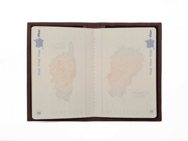 La Guêpe - Petite Maroquinerie - Protège passeport "Luxe" en cuir marron - simple 2 volets - PM-032-01