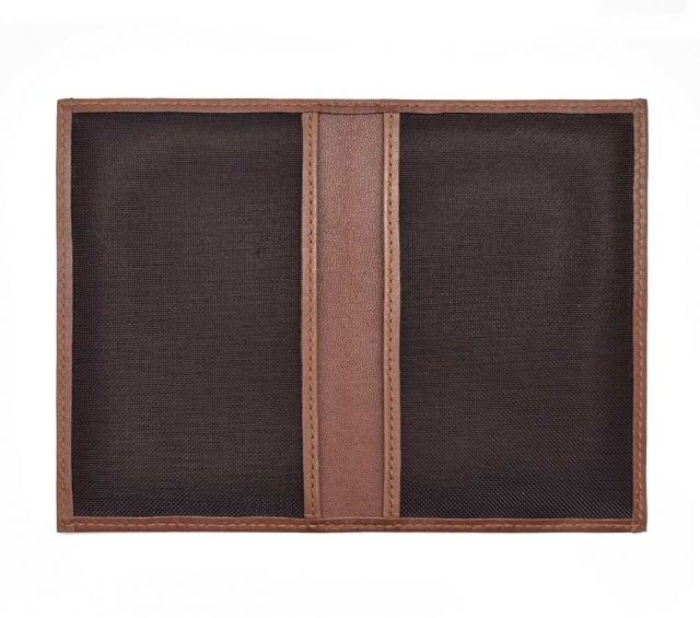La Guêpe - Petite Maroquinerie - Protège passeport "Luxe" en cuir marron - simple 2 volets - PM-032-01